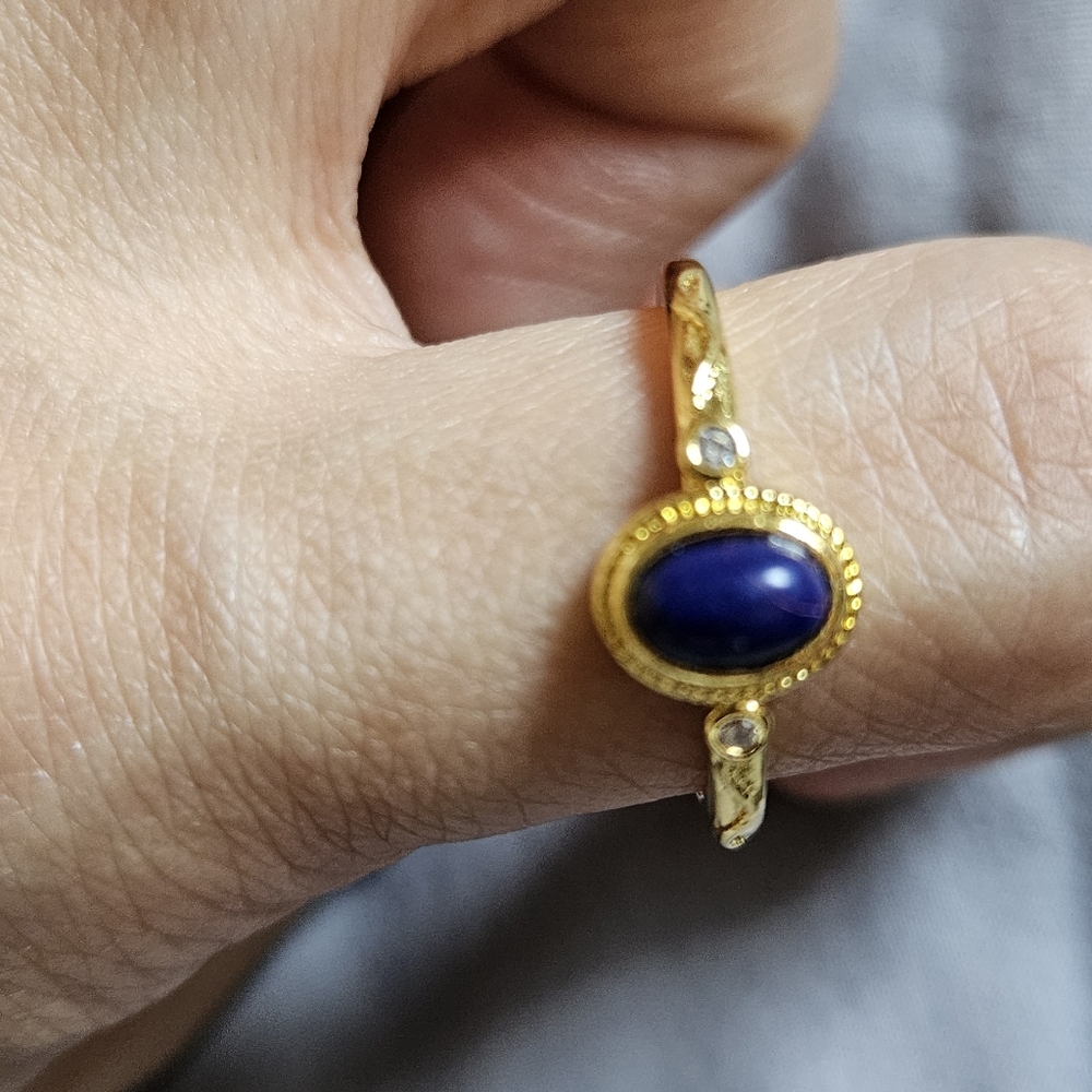Elegant Gold and Blue Women's Ring